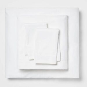 NWT 100% cotton white twin/twin XL room essentials 3 piece sheet set
